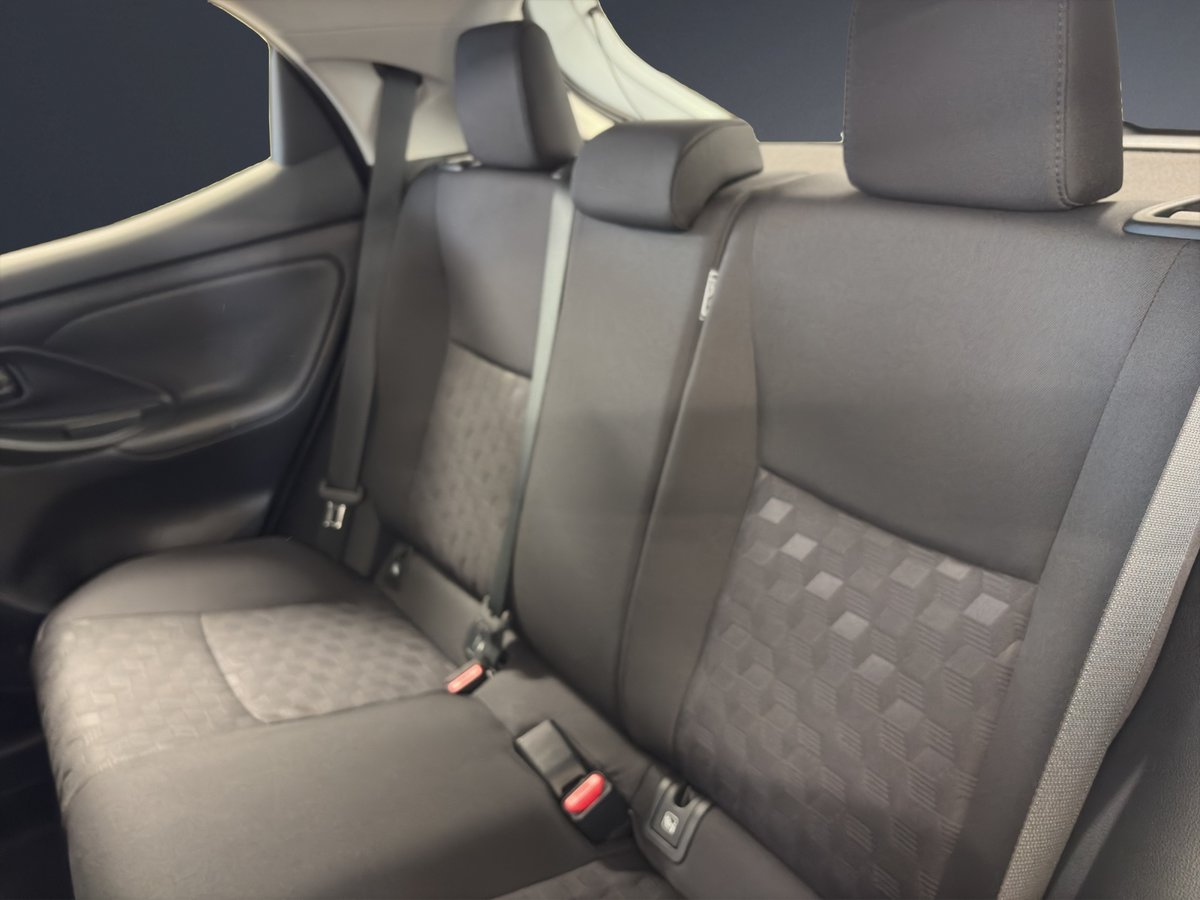 TOYOTA Yaris 1.5 Comfort e-CVT, Full-Hybrid Petrol/Electric, Second hand / Used, Automatic - 7
