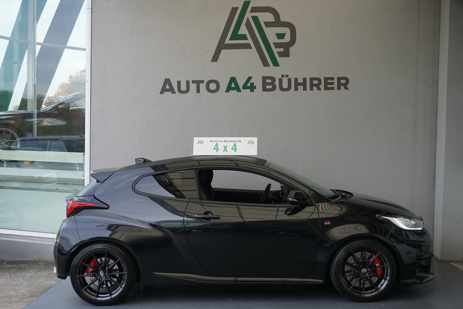 TOYOTA Yaris 1.6 GR Sport 4WD 261PS Circuit Pack, Benzin, Occasion / Gebraucht, Handschaltung - 7