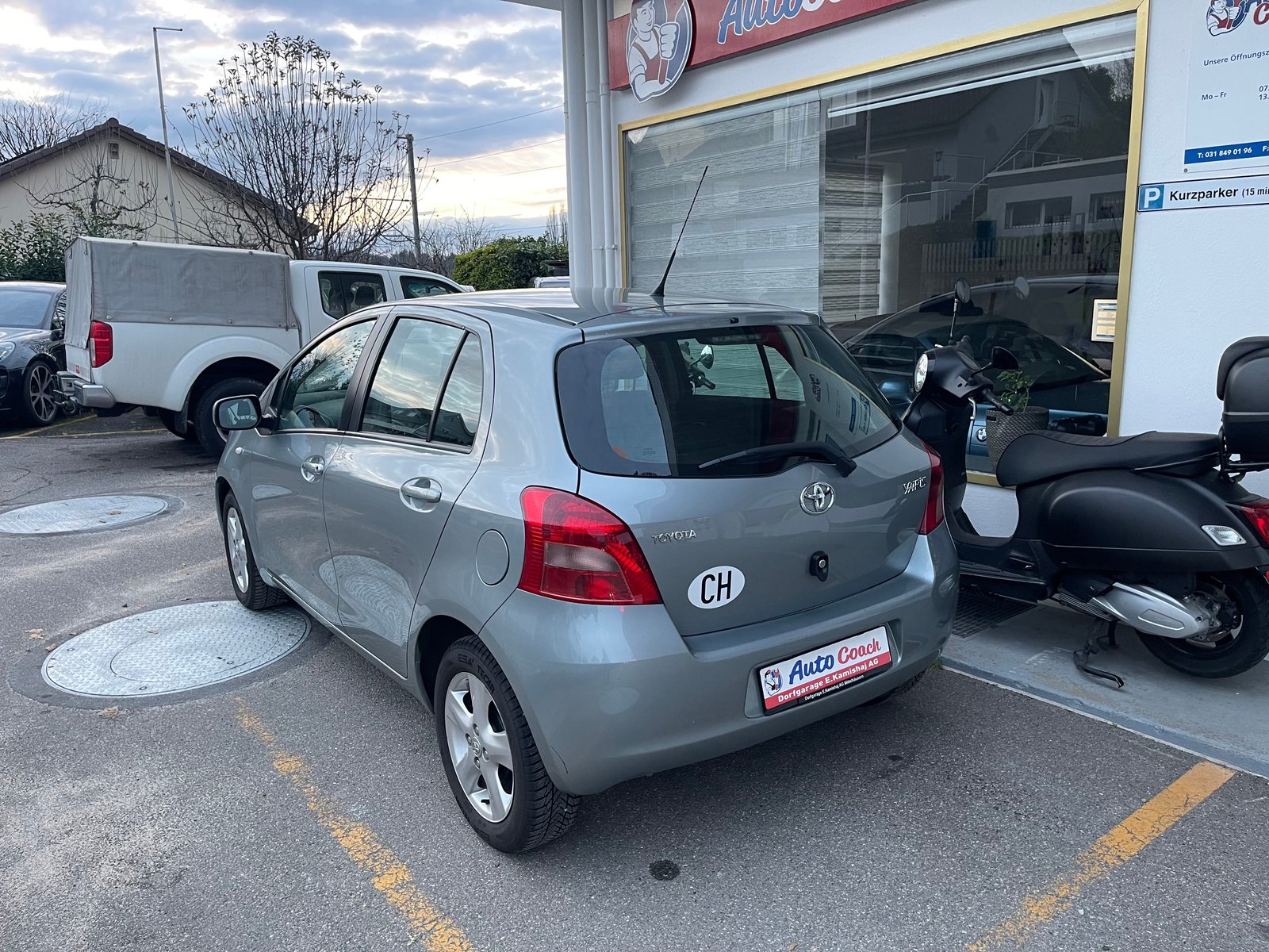 TOYOTA Yaris 1.3 Linea Luna, Benzin, Occasion / Gebraucht, Handschaltung - 7