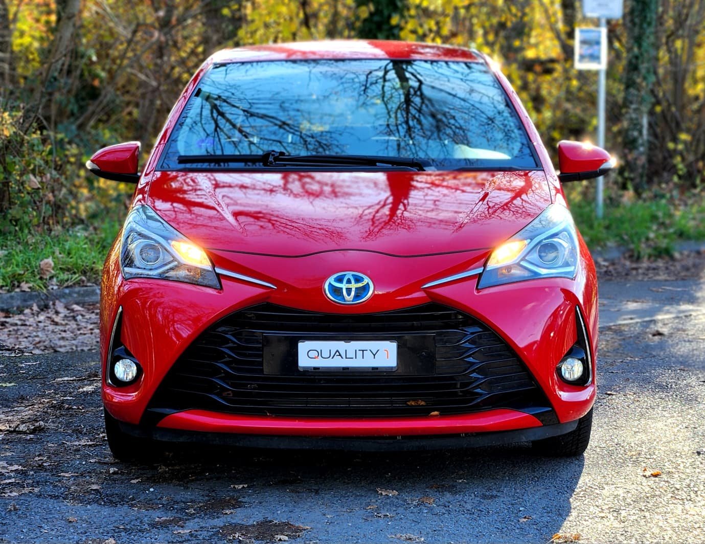 TOYOTA Yaris 1.5 VVT-i Hybrid Style e-CVT, Hybride Intégral Essence/Électricité, Occasion / Utilisé, Automatique - 2