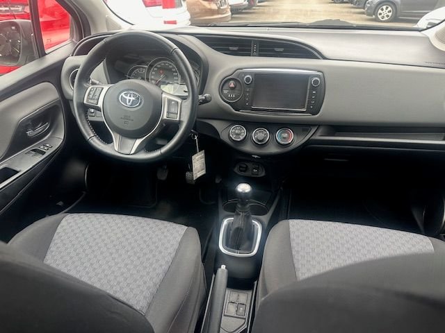 TOYOTA Yaris 1.0 Terra, Essence, Occasion / Utilisé, Manuelle - 6