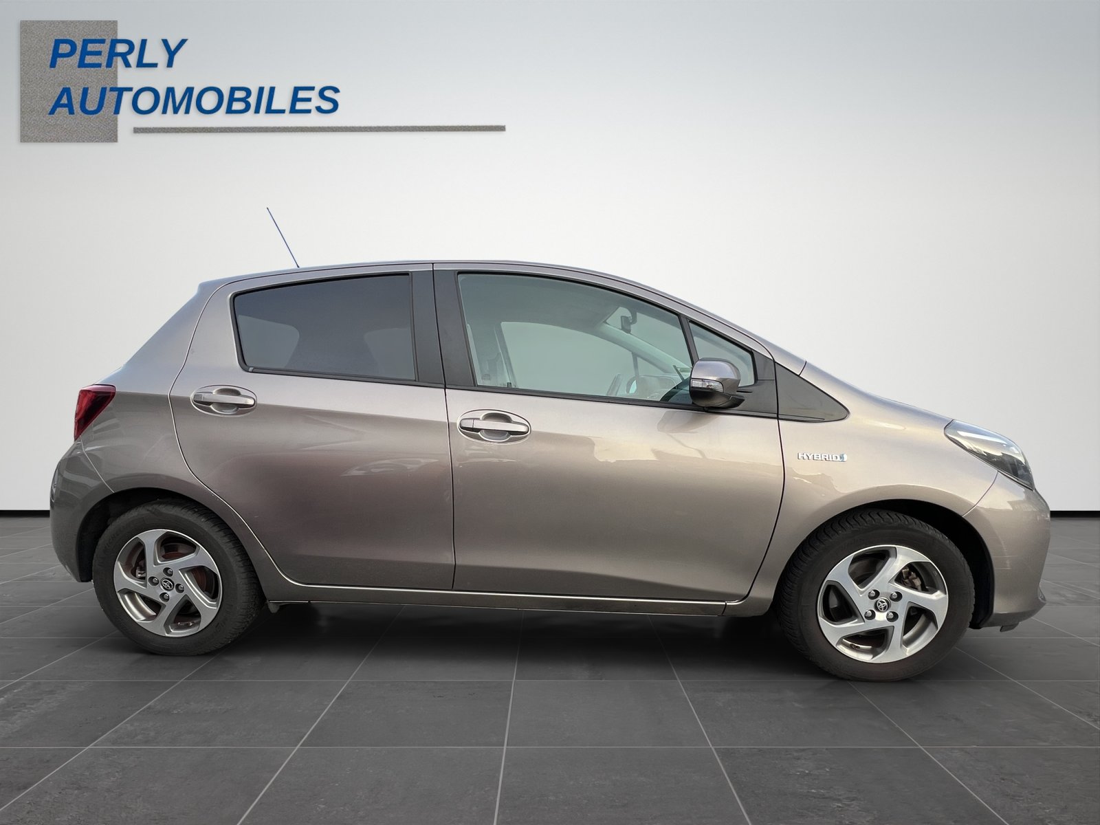 TOYOTA Yaris 1.5 Hybrid Trend, Full-Hybrid Petrol/Electric, Second hand / Used, Automatic - 6