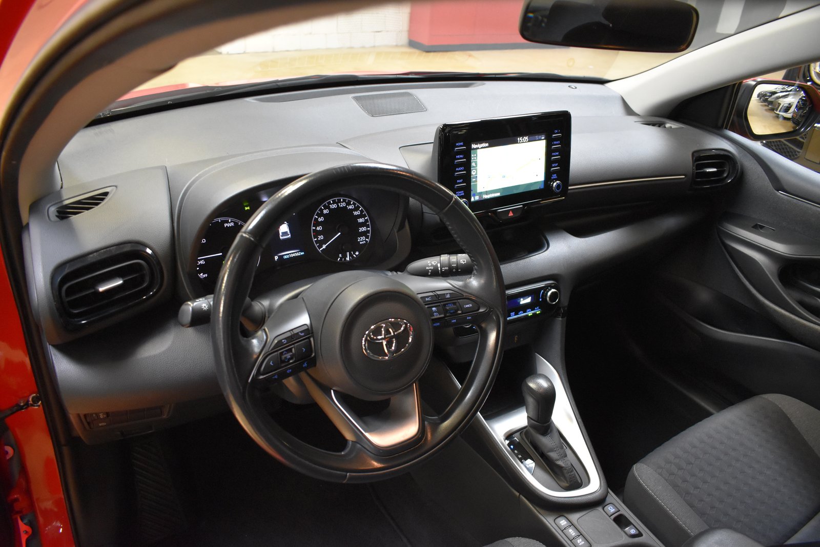 TOYOTA Yaris 1.5 Comfort e-CVT - New Model 2021, Hybride Intégral Essence/Électricité, Occasion / Utilisé, Automatique - 7