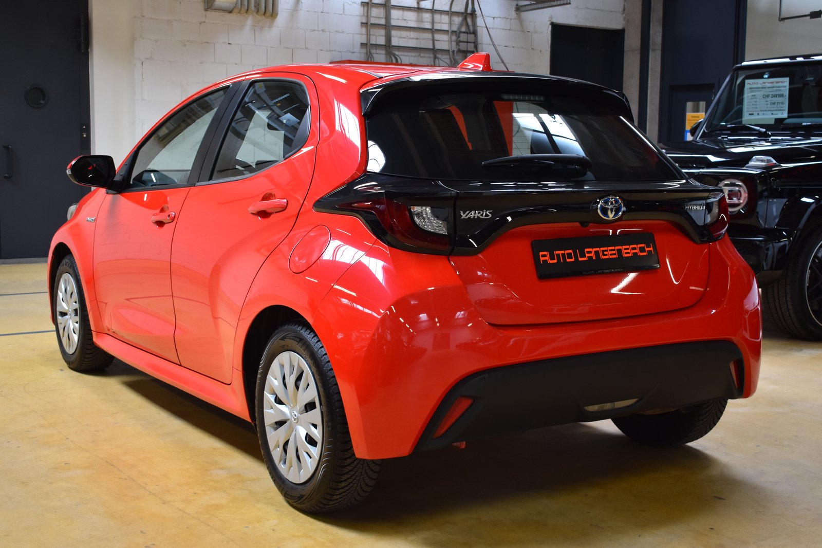 TOYOTA Yaris 1.5 Comfort e-CVT - New Model 2021, Hybride Integrale Benzina/Elettrica, Occasioni / Usate, Automatico - 3