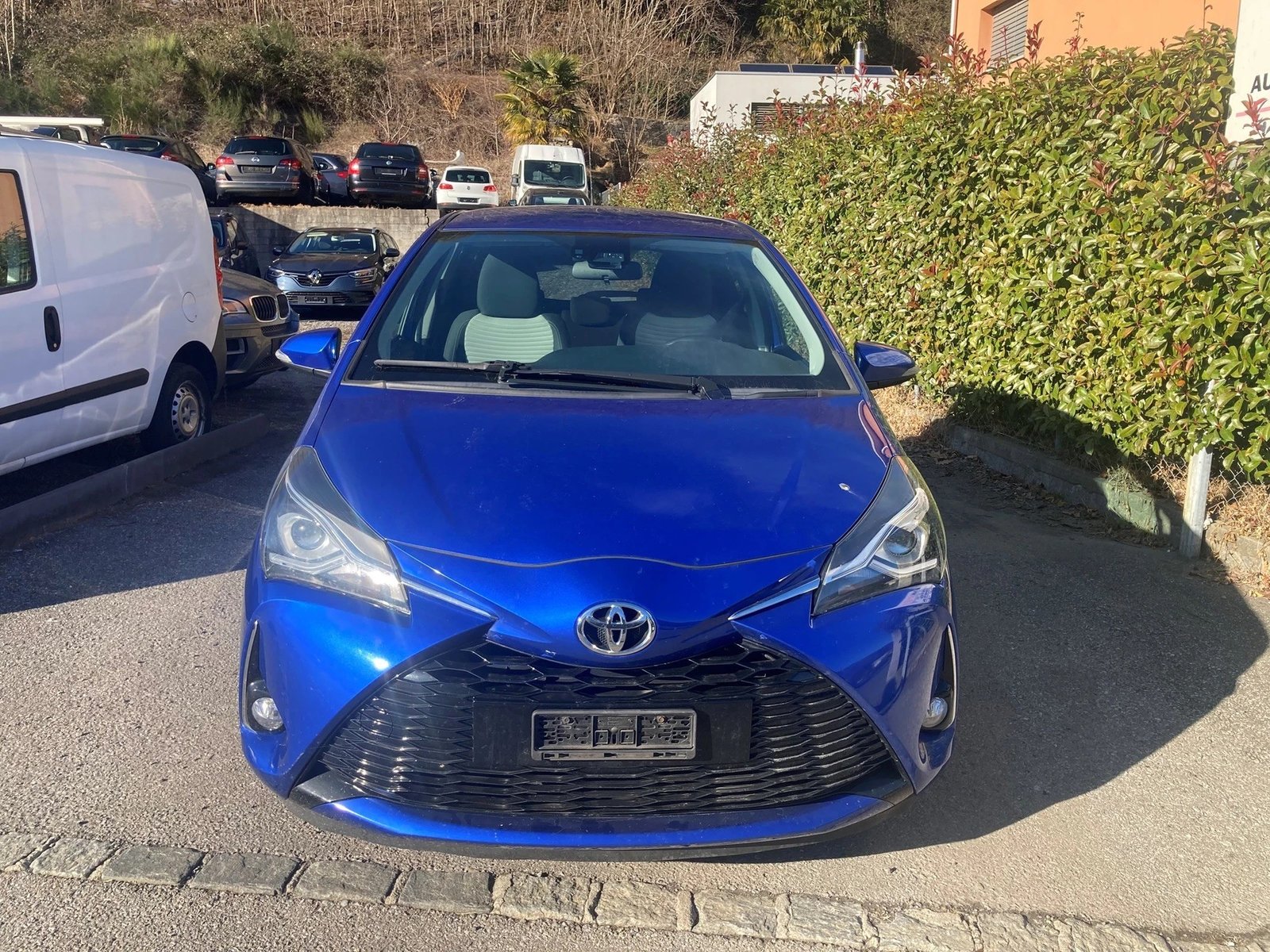 TOYOTA Yaris 1.5 Comfort, Benzin, Occasion / Gebraucht, Handschaltung - 2