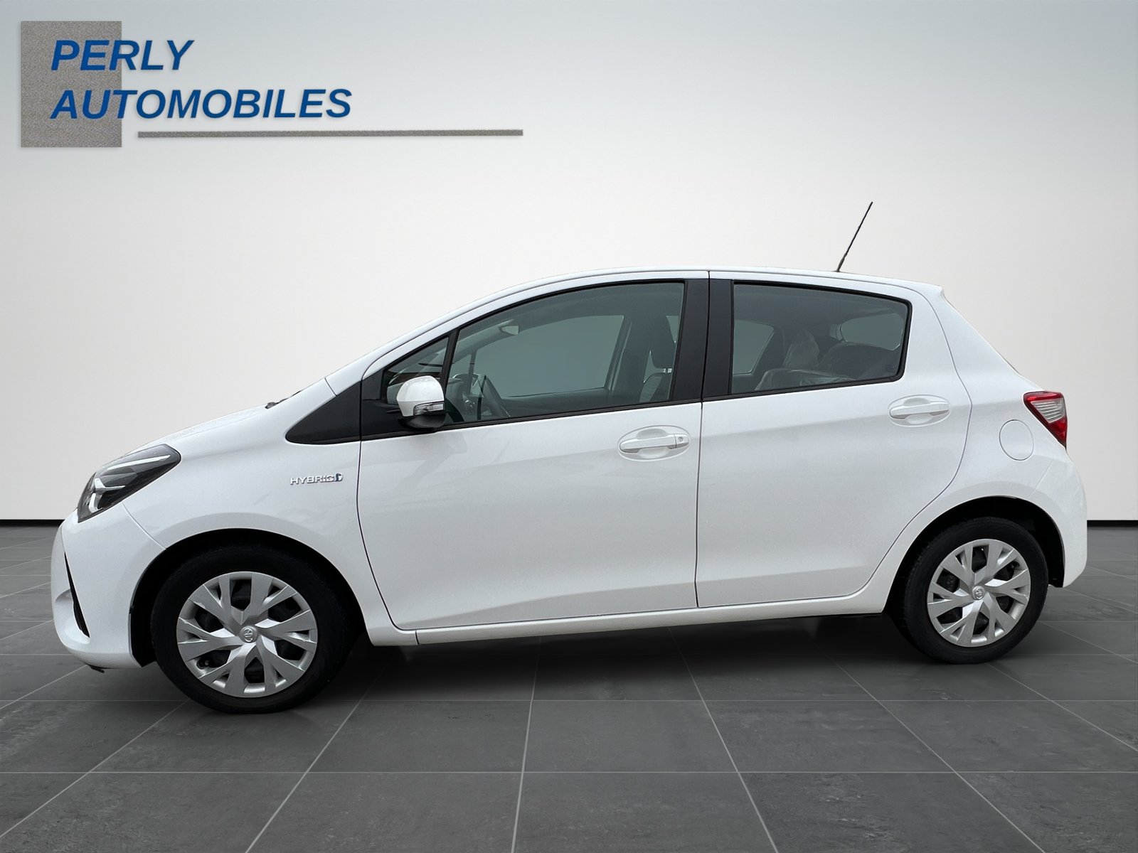 TOYOTA Yaris 1.5 Hybrid Comfort, Full-Hybrid Petrol/Electric, Second hand / Used, Automatic - 3