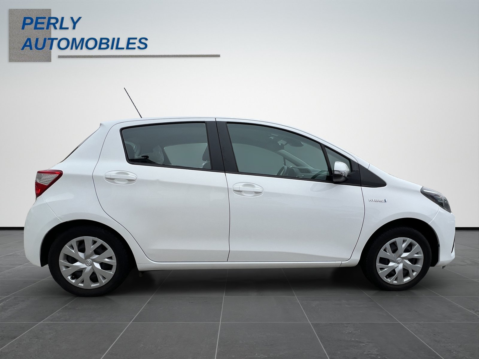 TOYOTA Yaris 1.5 Hybrid Comfort, Full-Hybrid Petrol/Electric, Second hand / Used, Automatic - 7