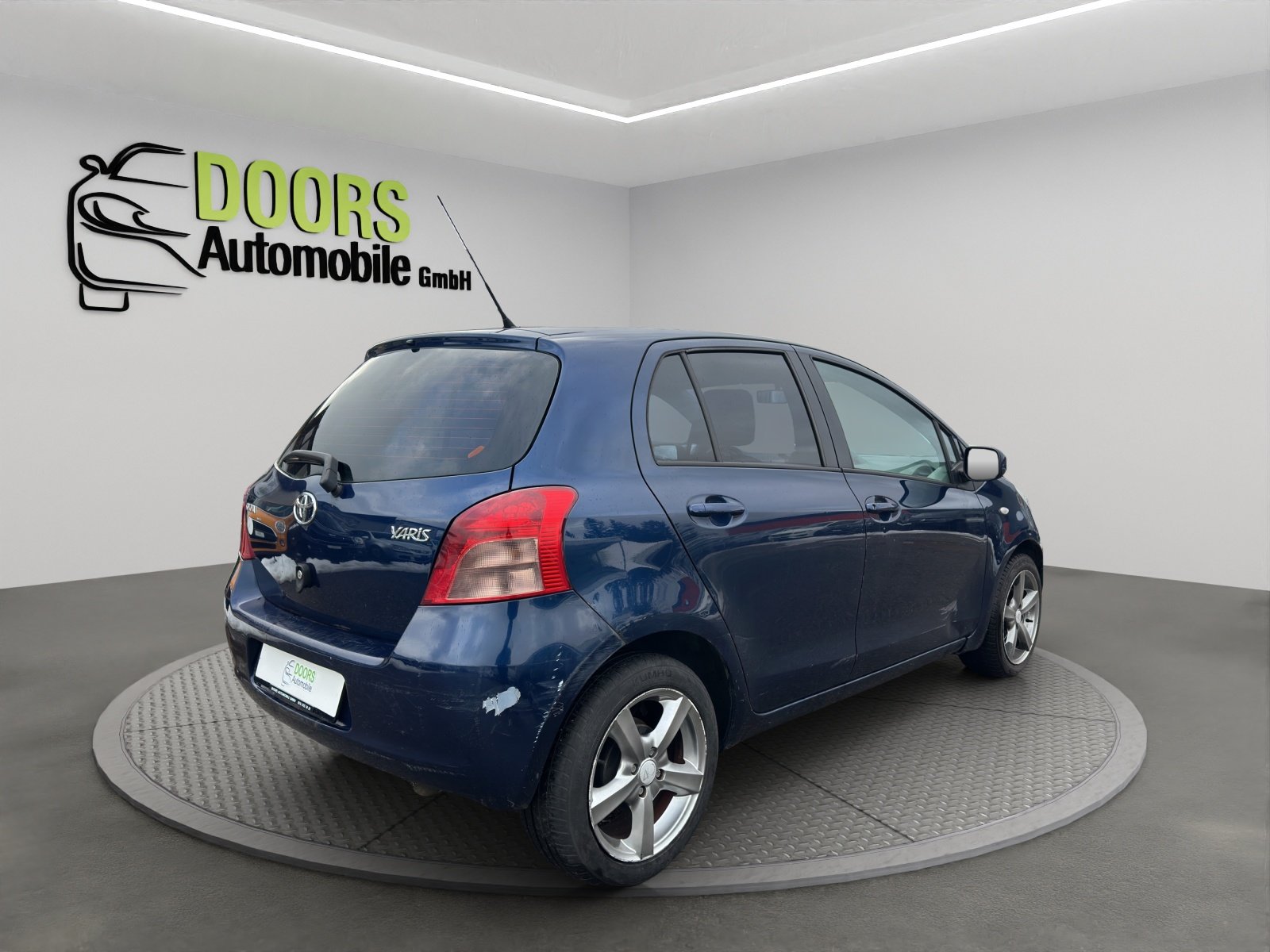 TOYOTA Yaris 1.3 Linea Luna, Petrol, Second hand / Used, Manual - 4