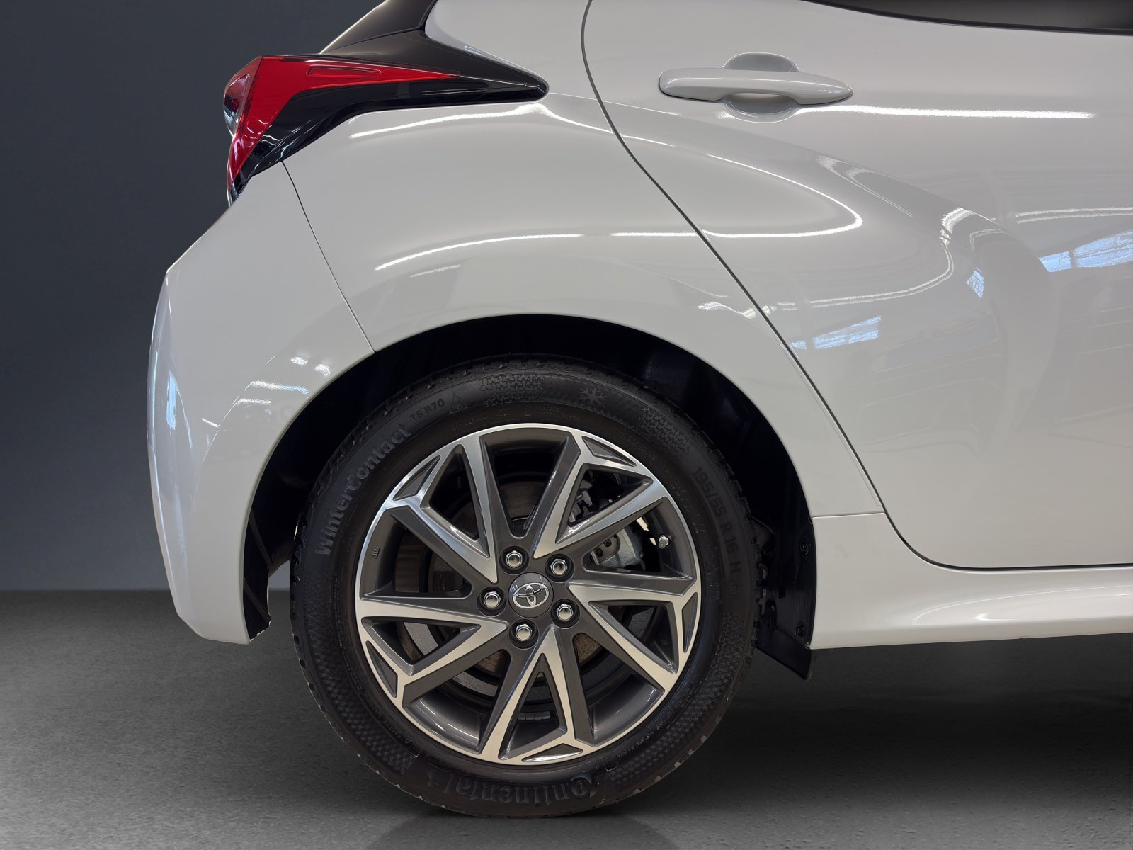TOYOTA Yaris 1.5 GR Sport e-CVT, Voll-Hybrid Benzin/Elektro, Occasion / Gebraucht, Automatik - 6