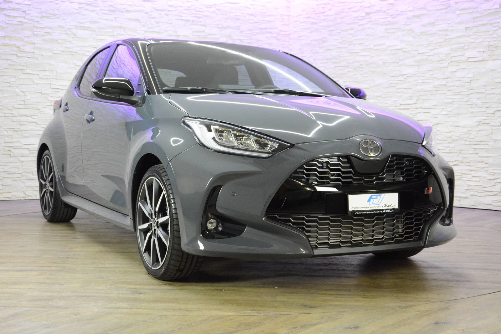 TOYOTA Yaris 1.5 VVT-i HSD GR Sport, Voll-Hybrid Benzin/Elektro, Occasion / Gebraucht, Automatik - 3