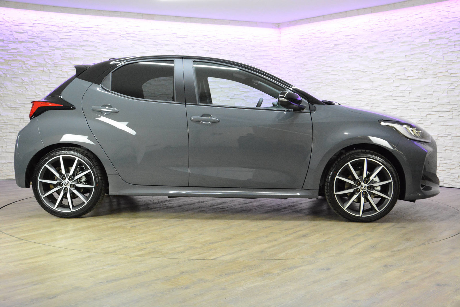 TOYOTA Yaris 1.5 VVT-i HSD GR Sport, Voll-Hybrid Benzin/Elektro, Occasion / Gebraucht, Automatik - 5