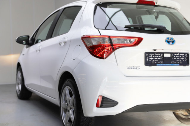 TOYOTA Yaris 1.5 Comfort e-CVT, Hybride Integrale Benzina/Elettrica, Occasioni / Usate, Automatico - 4
