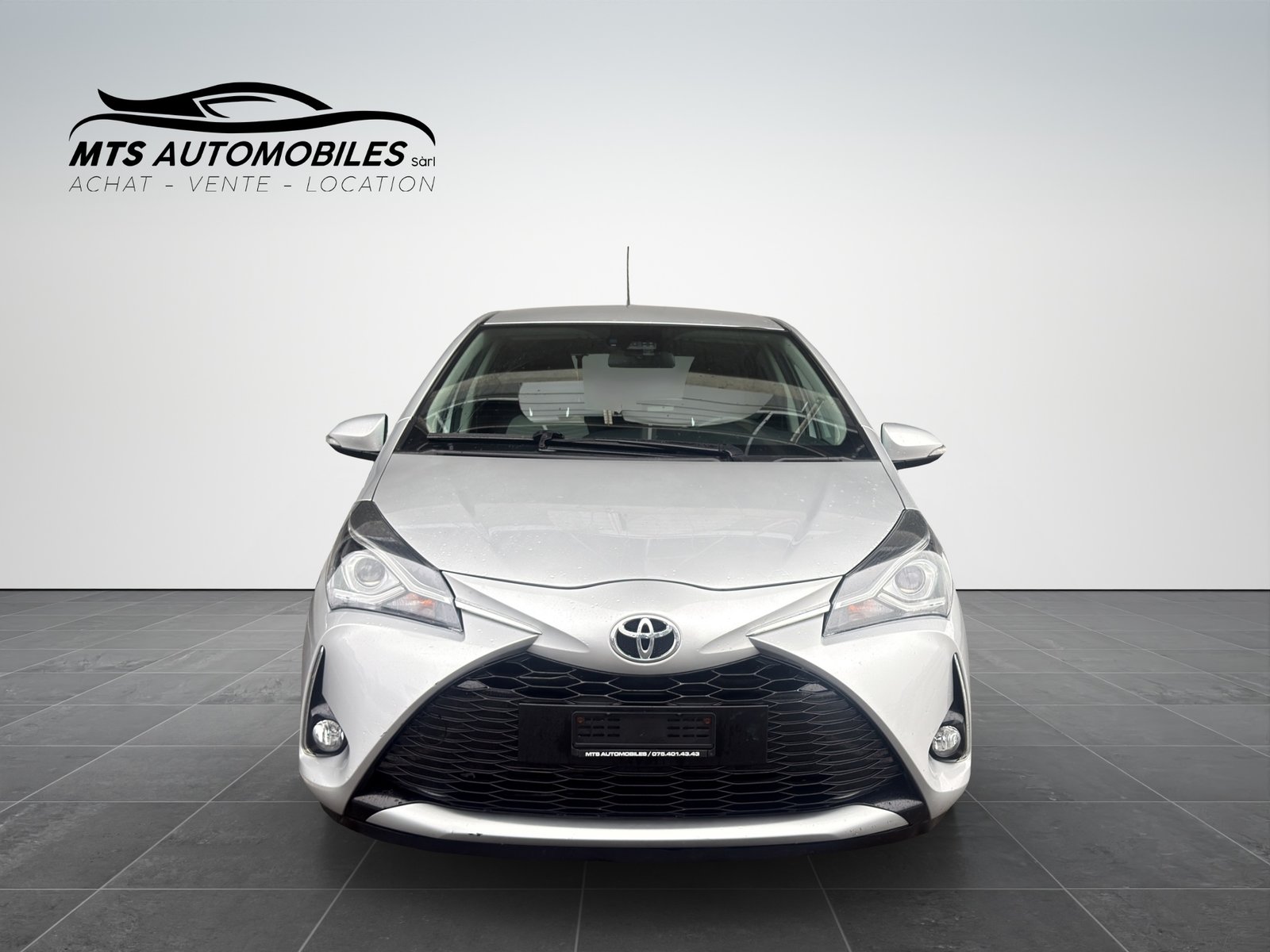 TOYOTA Yaris 1.5, Petrol, Second hand / Used, Manual - 2