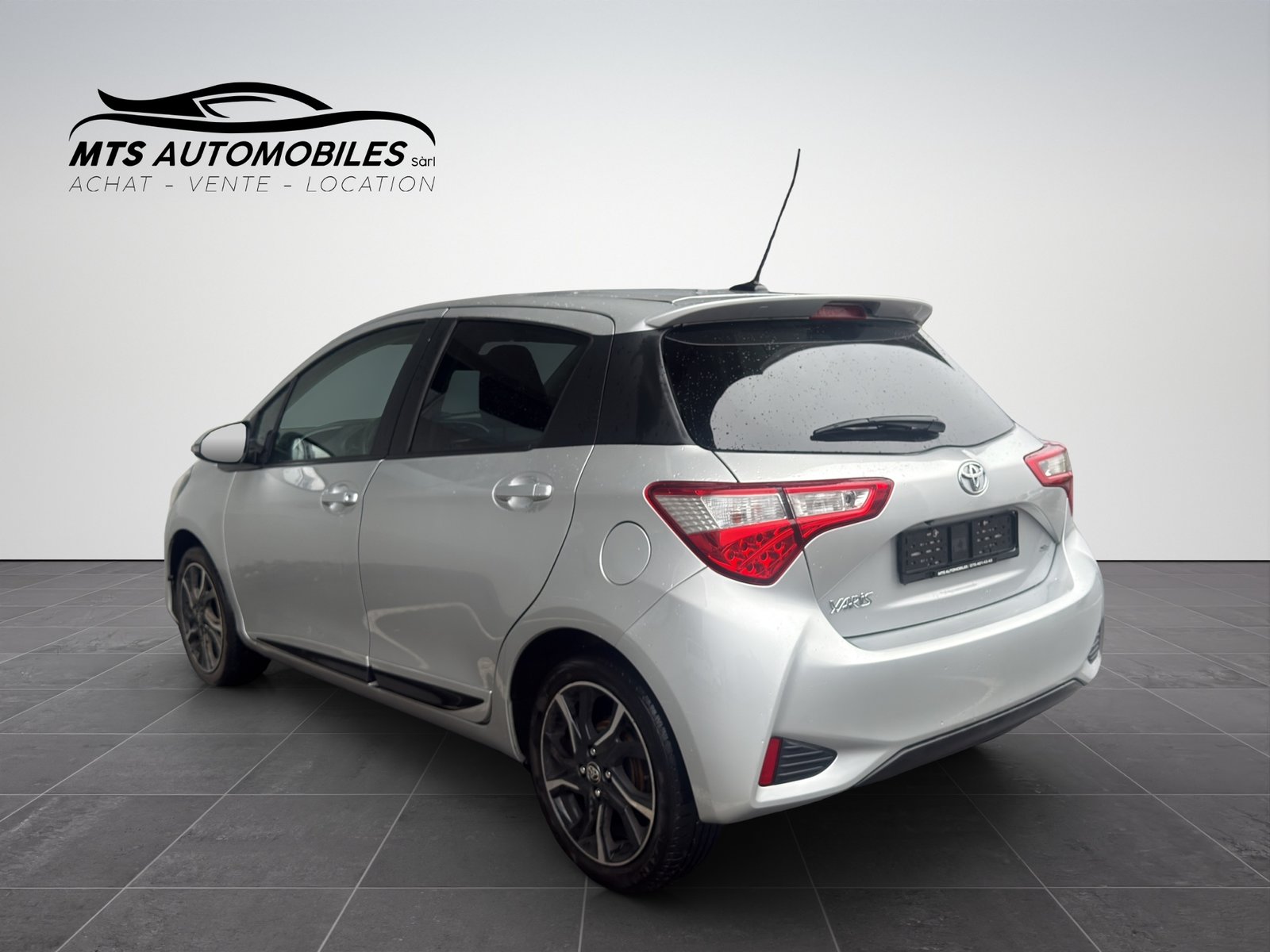 TOYOTA Yaris 1.5, Petrol, Second hand / Used, Manual - 4