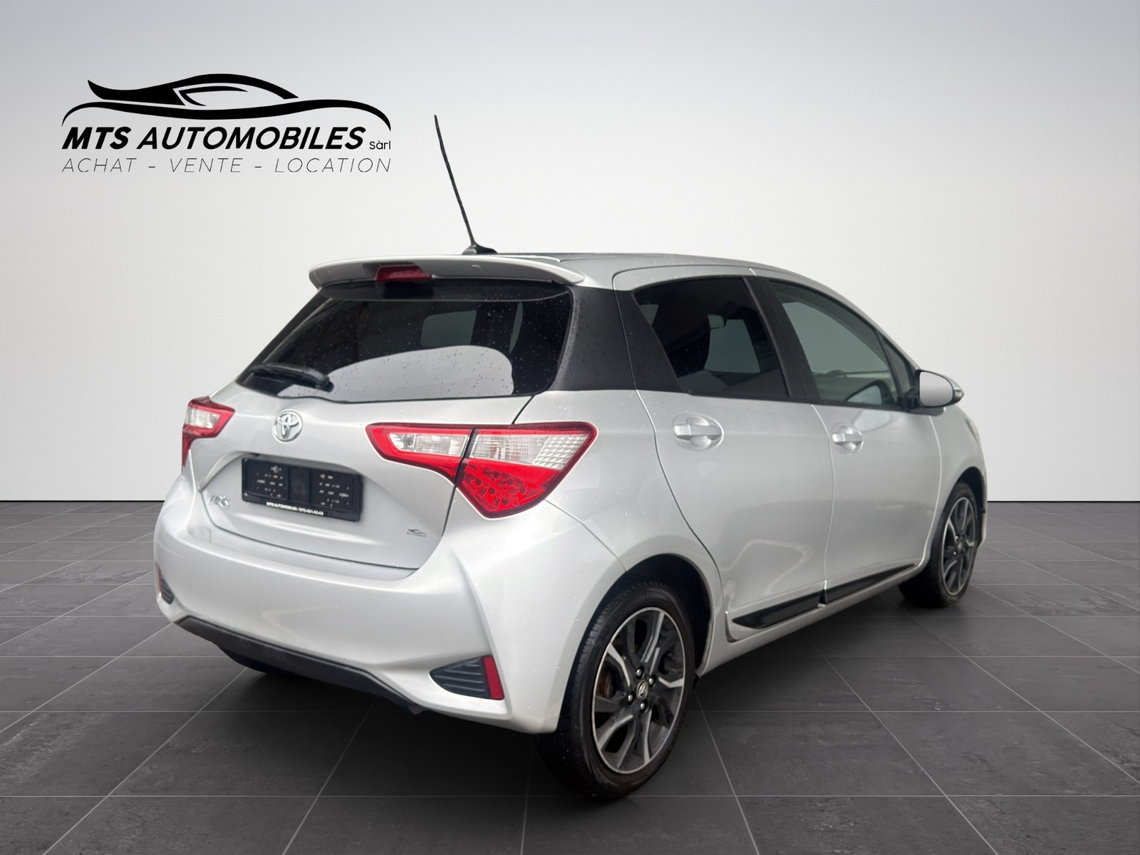 TOYOTA Yaris 1.5, Petrol, Second hand / Used, Manual - 6