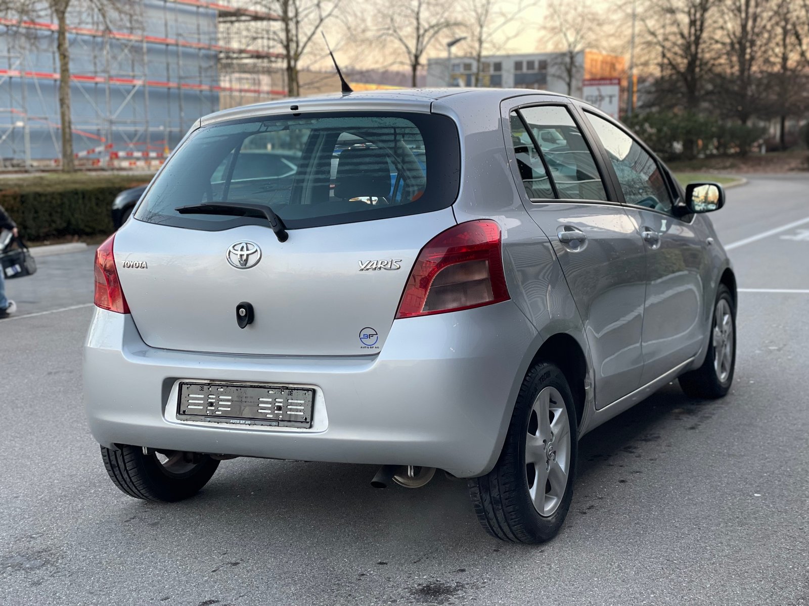TOYOTA Yaris 1.3 Linea Luna, Benzin, Occasion / Gebraucht, Handschaltung - 5