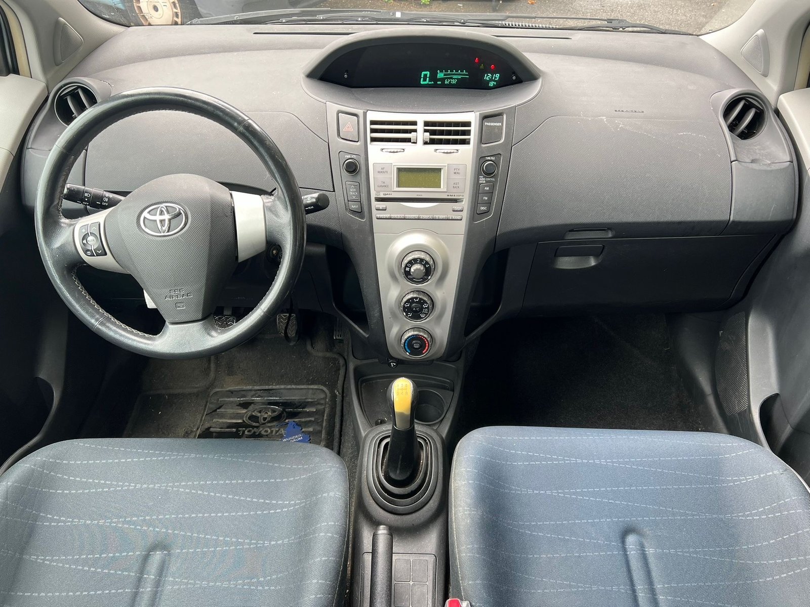 TOYOTA YARIS 1.3 Linea Luna, Petrol, Second hand / Used, Manual - 7