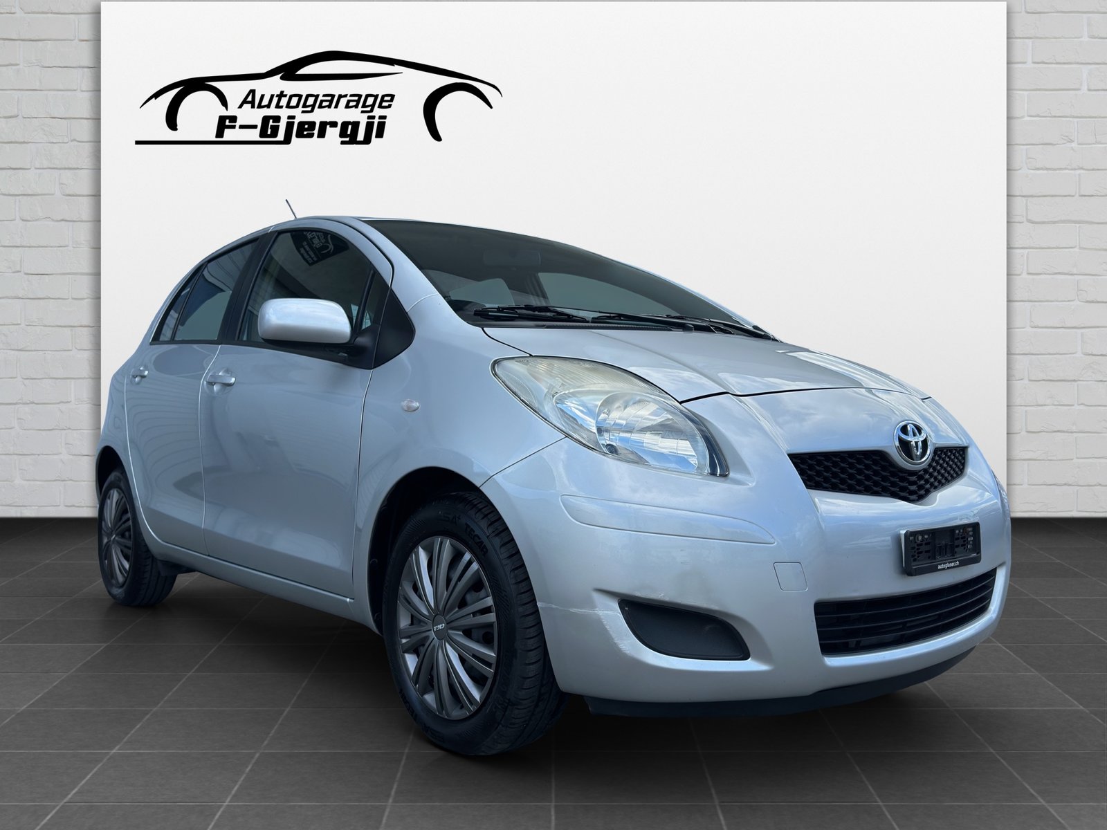 TOYOTA Yaris 1.33 Linea Sol, Petrol, Second hand / Used, Manual - 2