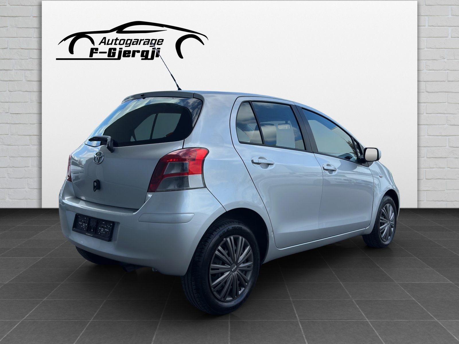 TOYOTA Yaris 1.33 Linea Sol, Petrol, Second hand / Used, Manual - 4