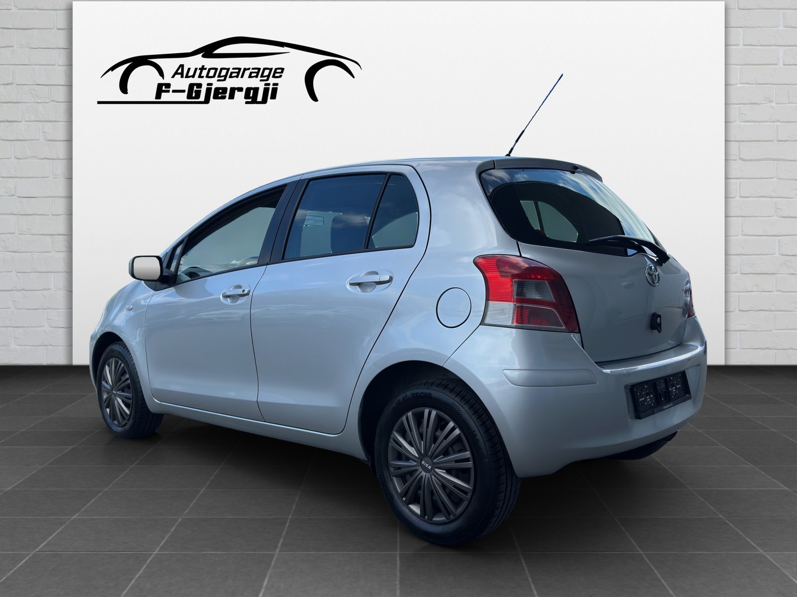 TOYOTA Yaris 1.33 Linea Sol, Petrol, Second hand / Used, Manual - 6
