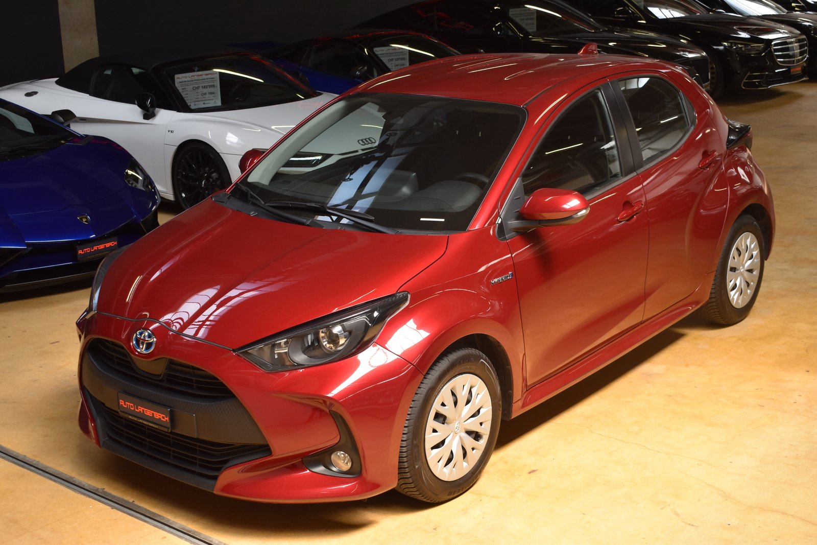 TOYOTA Yaris 1.5 Comfort e-CVT - New Model 2021, Full-Hybrid Petrol/Electric, Second hand / Used, Automatic - 2