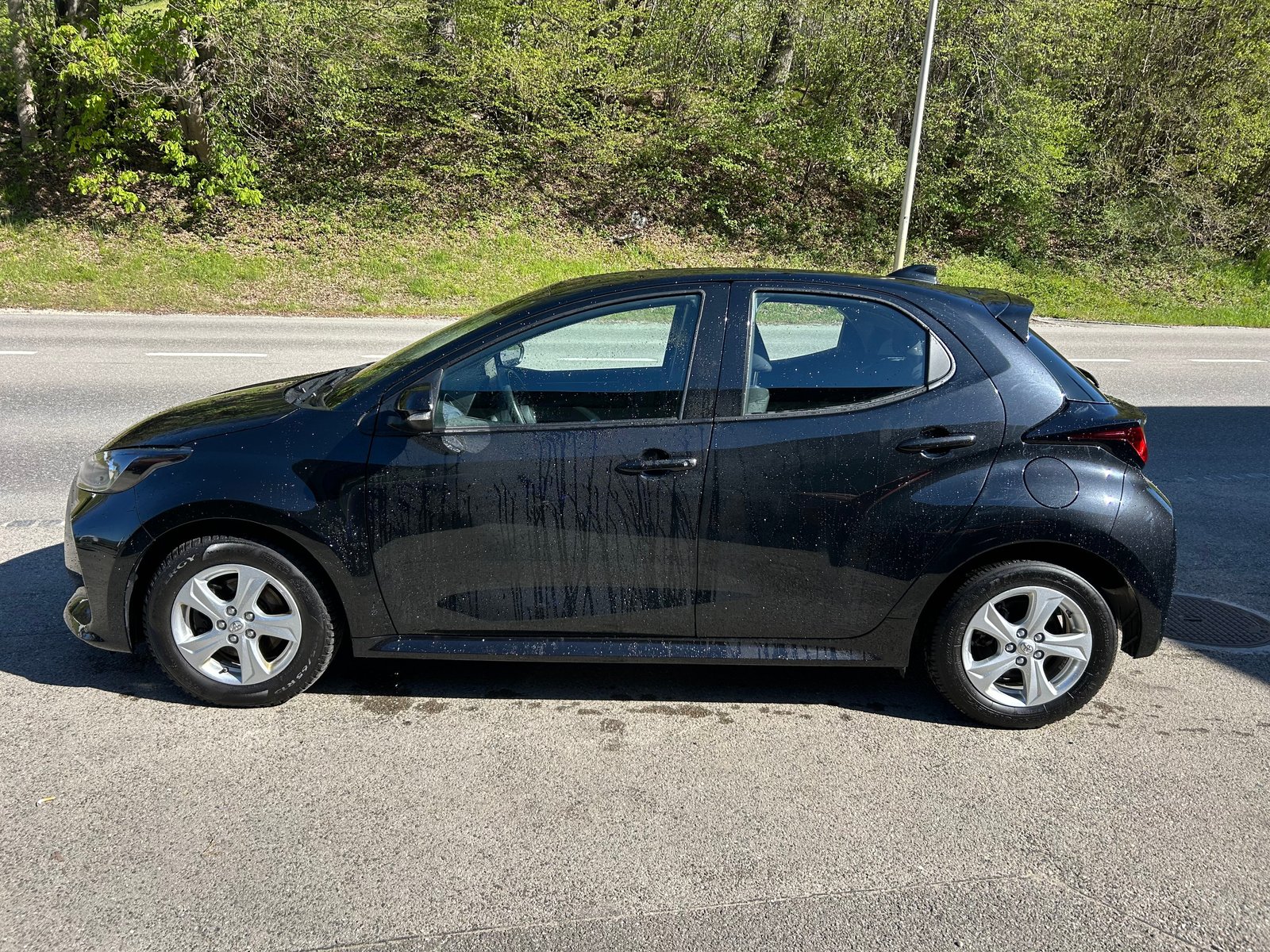 TOYOTA Yaris 1.5 Trend e-CVT, Full-Hybrid Petrol/Electric, Second hand / Used, Automatic - 4