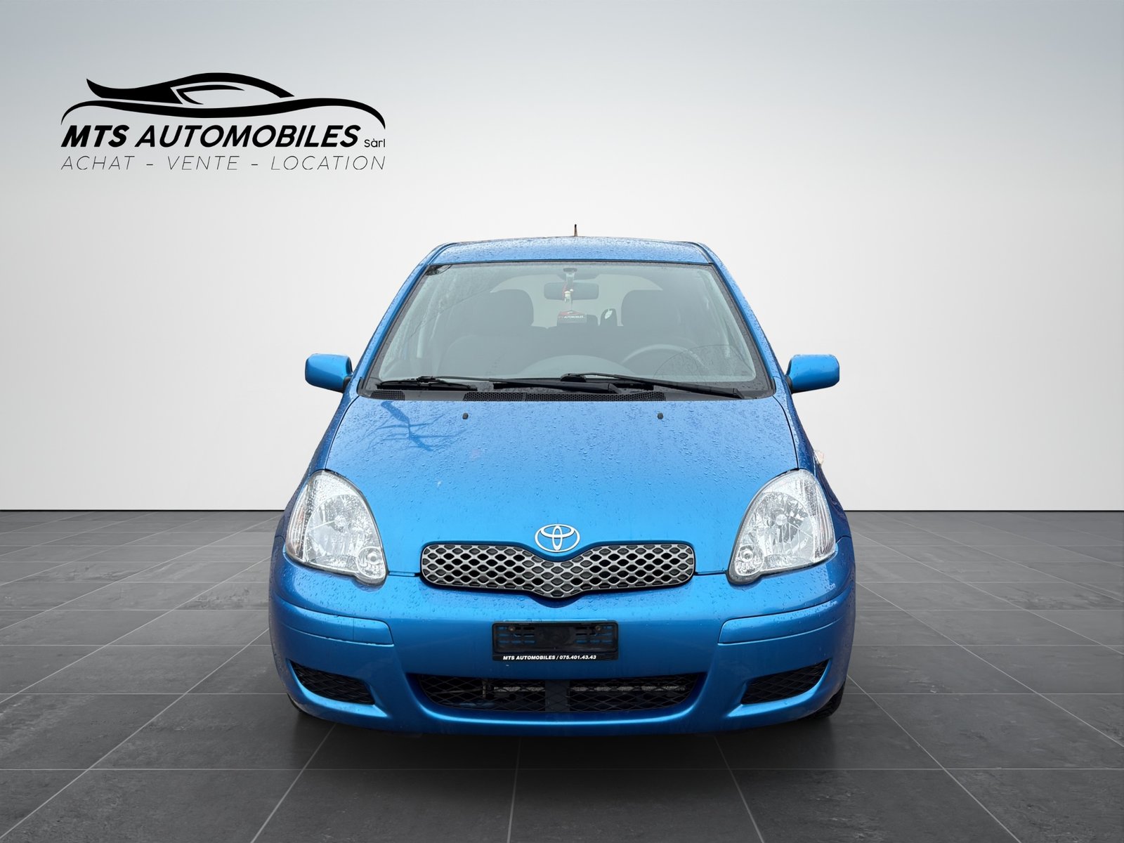 TOYOTA Yaris 1.3, Petrol, Second hand / Used, Manual - 2