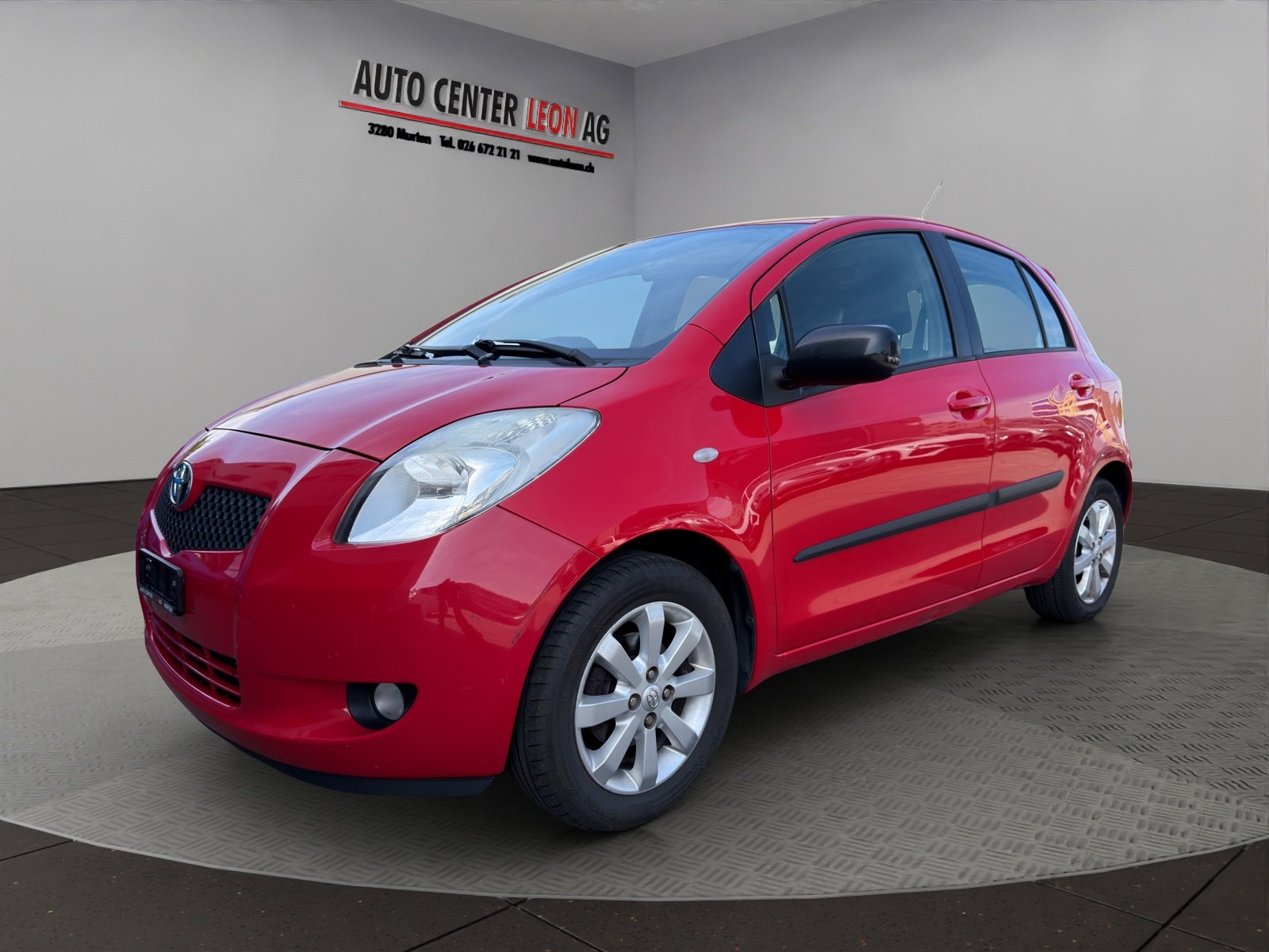 TOYOTA Yaris 1.3 Chic Multimode, Petrol, Second hand / Used, Automatic - 2