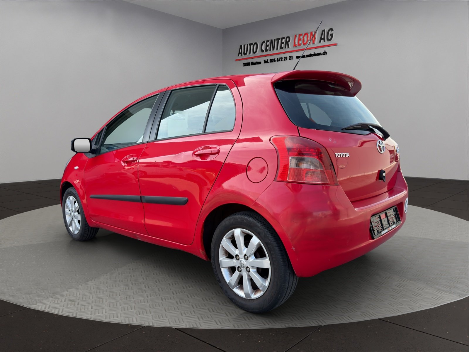 TOYOTA Yaris 1.3 Chic Multimode, Petrol, Second hand / Used, Automatic - 4