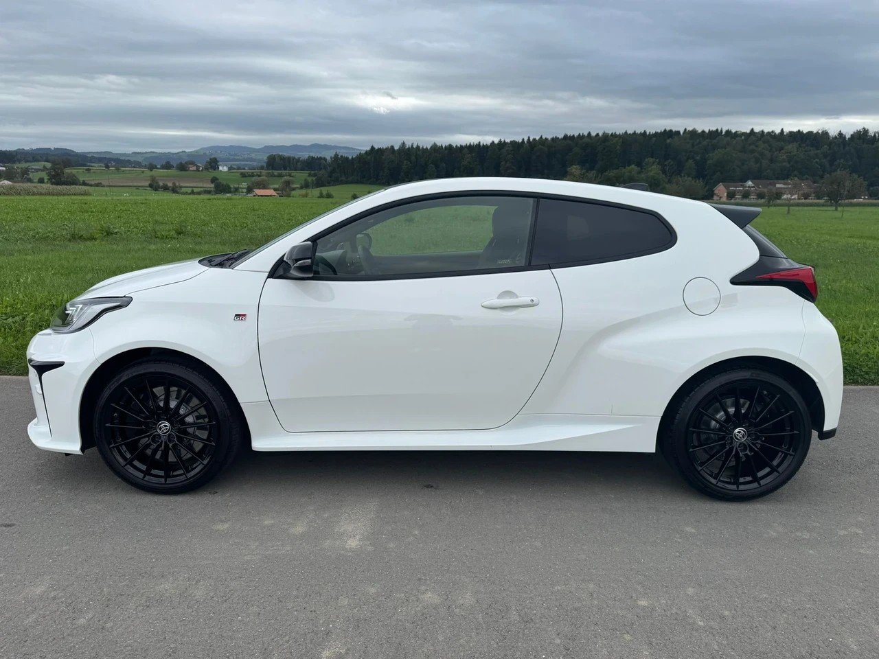 TOYOTA Yaris 1.6 GR Sport, Benzin, Occasion / Gebraucht, Handschaltung - 6