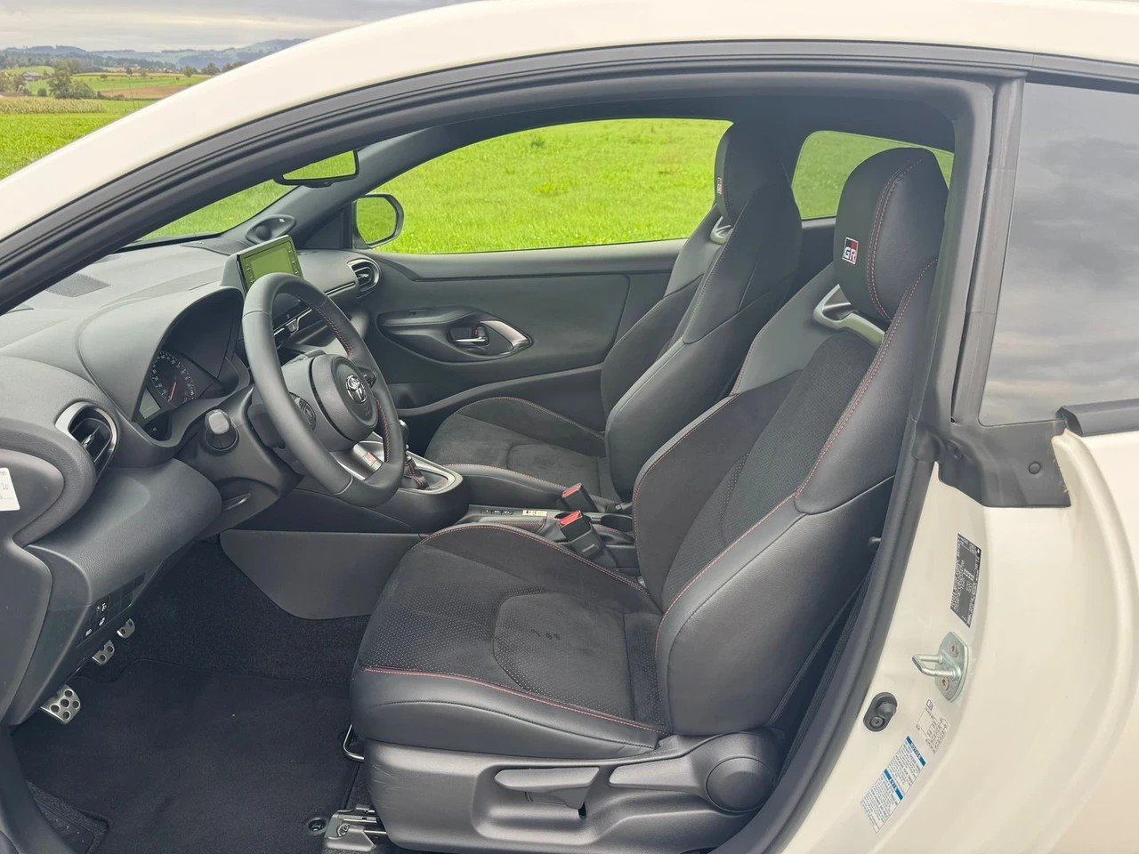 TOYOTA Yaris 1.6 GR Sport, Benzin, Occasion / Gebraucht, Handschaltung - 7
