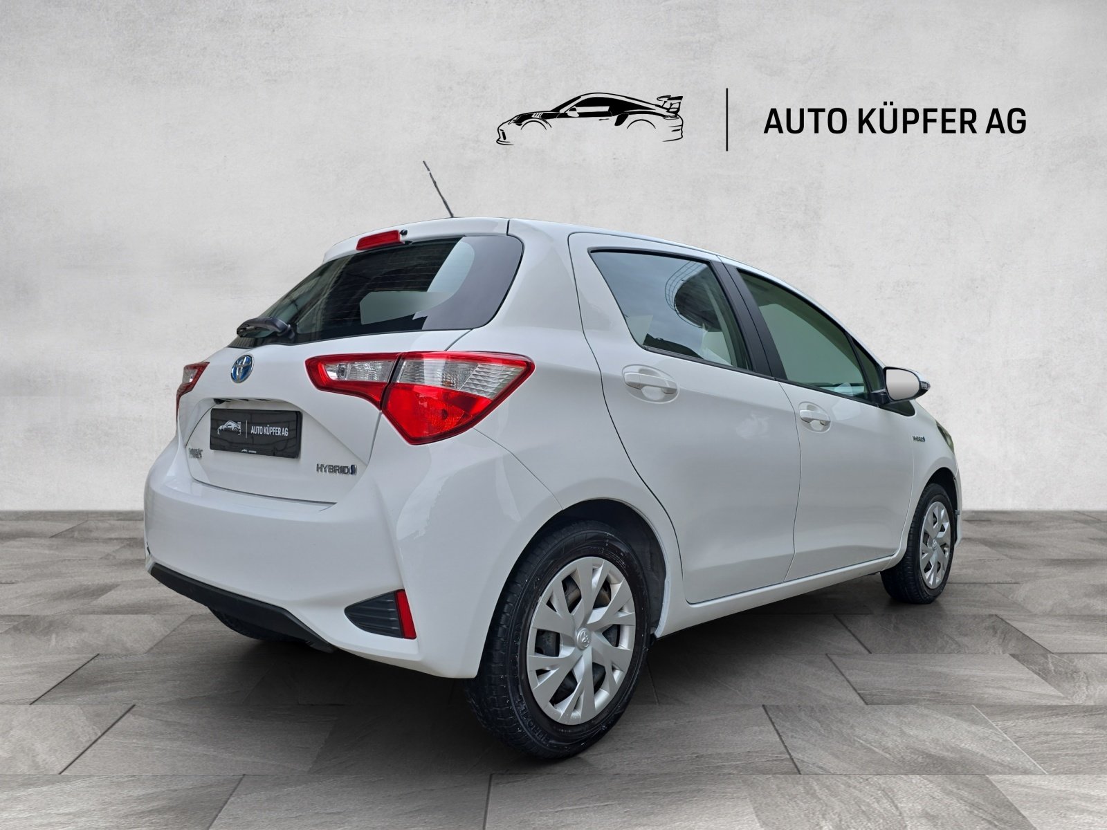 TOYOTA Yaris 1.5 VVT-i Hybrid Premium e-CVT, Voll-Hybrid Benzin/Elektro, Occasion / Gebraucht, Automatik - 4