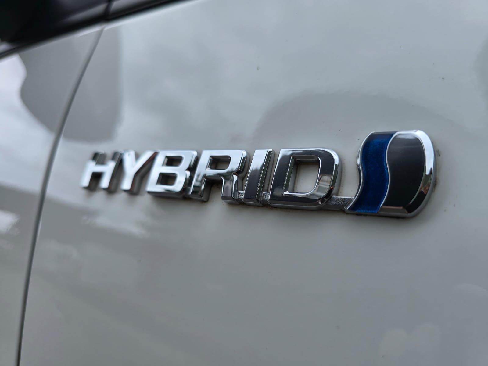 TOYOTA Yaris 1.5 VVT-i Hybrid Premium e-CVT, Voll-Hybrid Benzin/Elektro, Occasion / Gebraucht, Automatik - 7