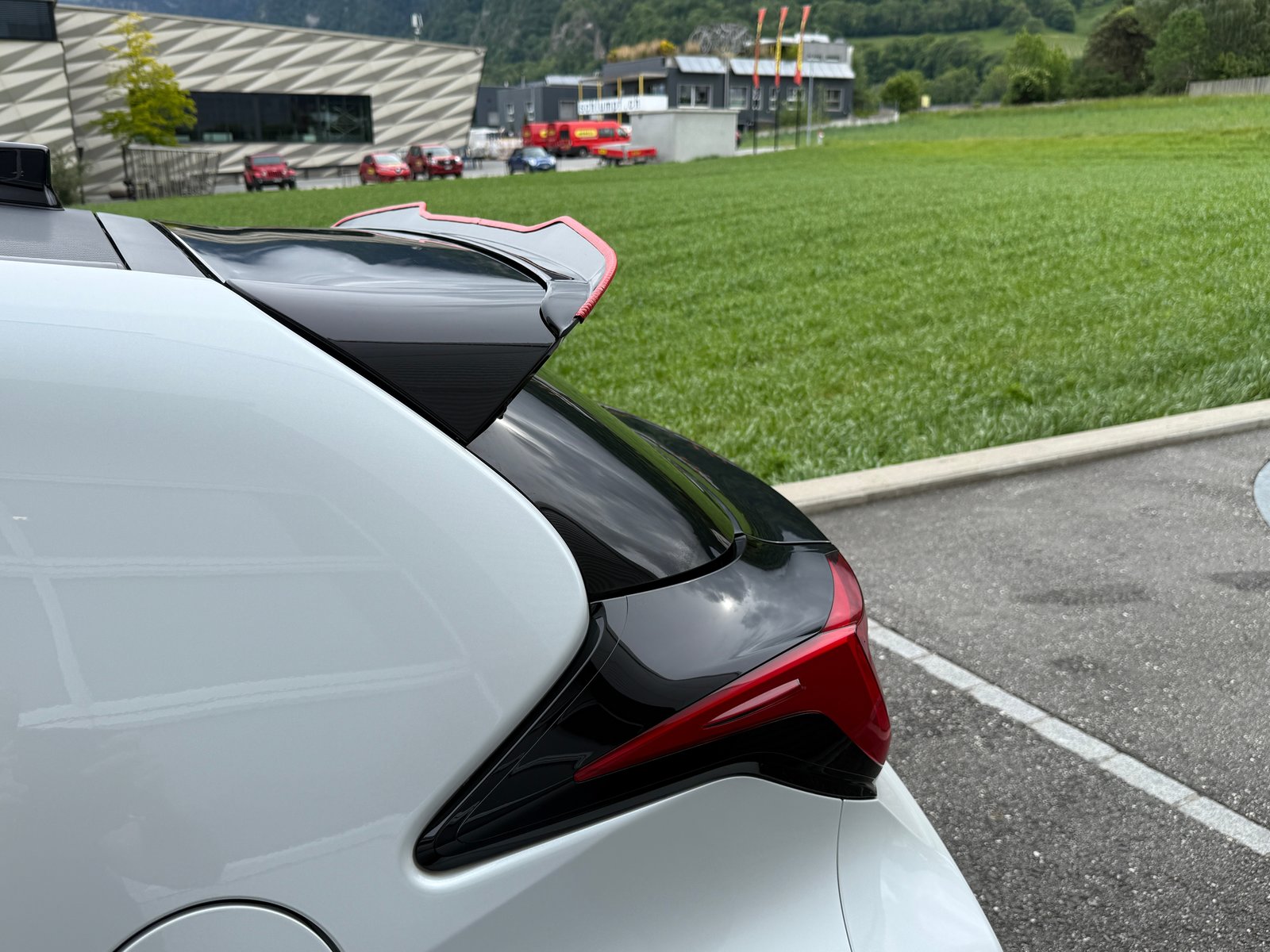 TOYOTA Yaris 1.6 GR Sport - Circuit Pack, Essence, Occasion / Utilisé, Manuelle - 6