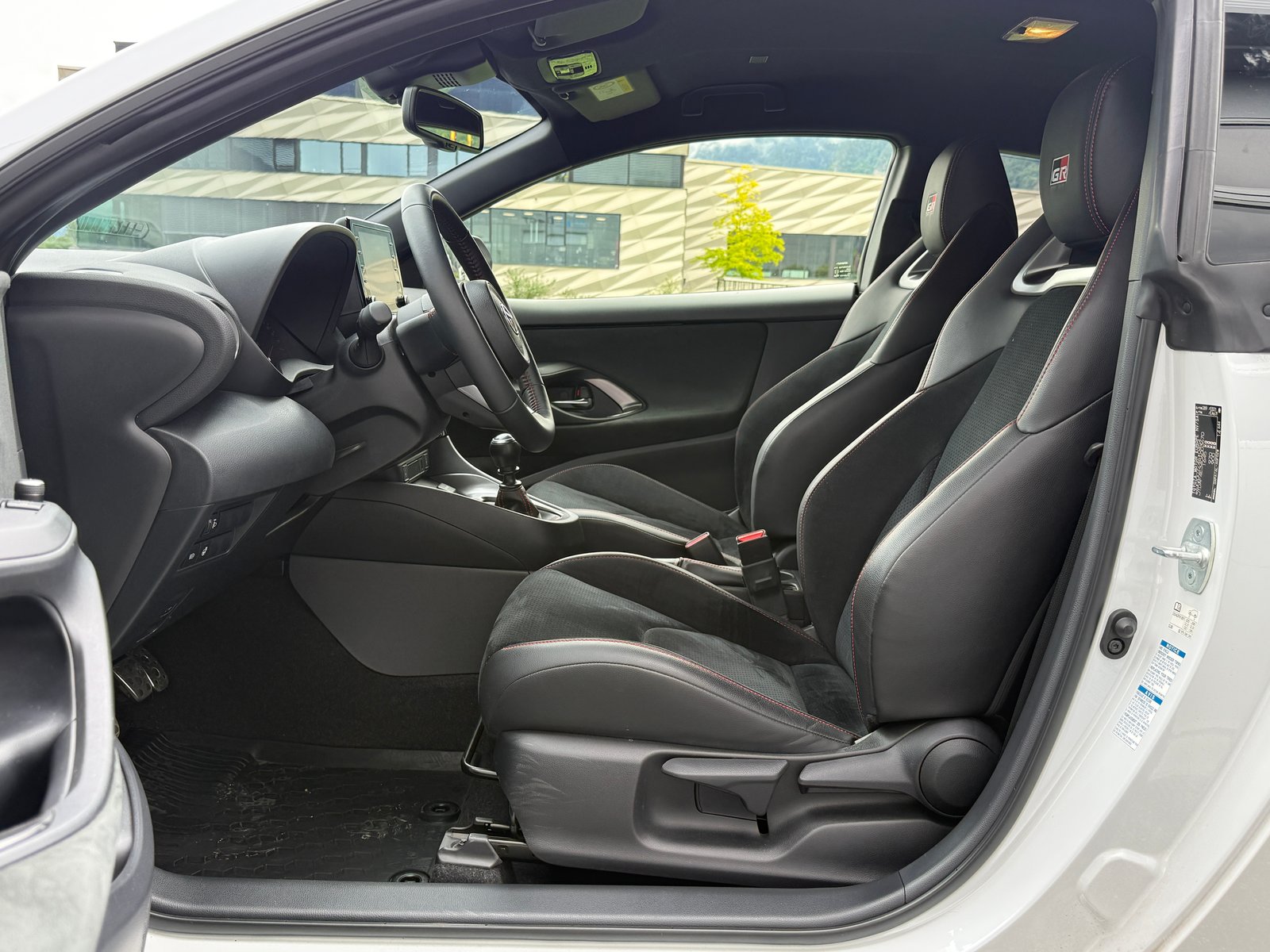 TOYOTA Yaris 1.6 GR Sport - Circuit Pack, Essence, Occasion / Utilisé, Manuelle - 7