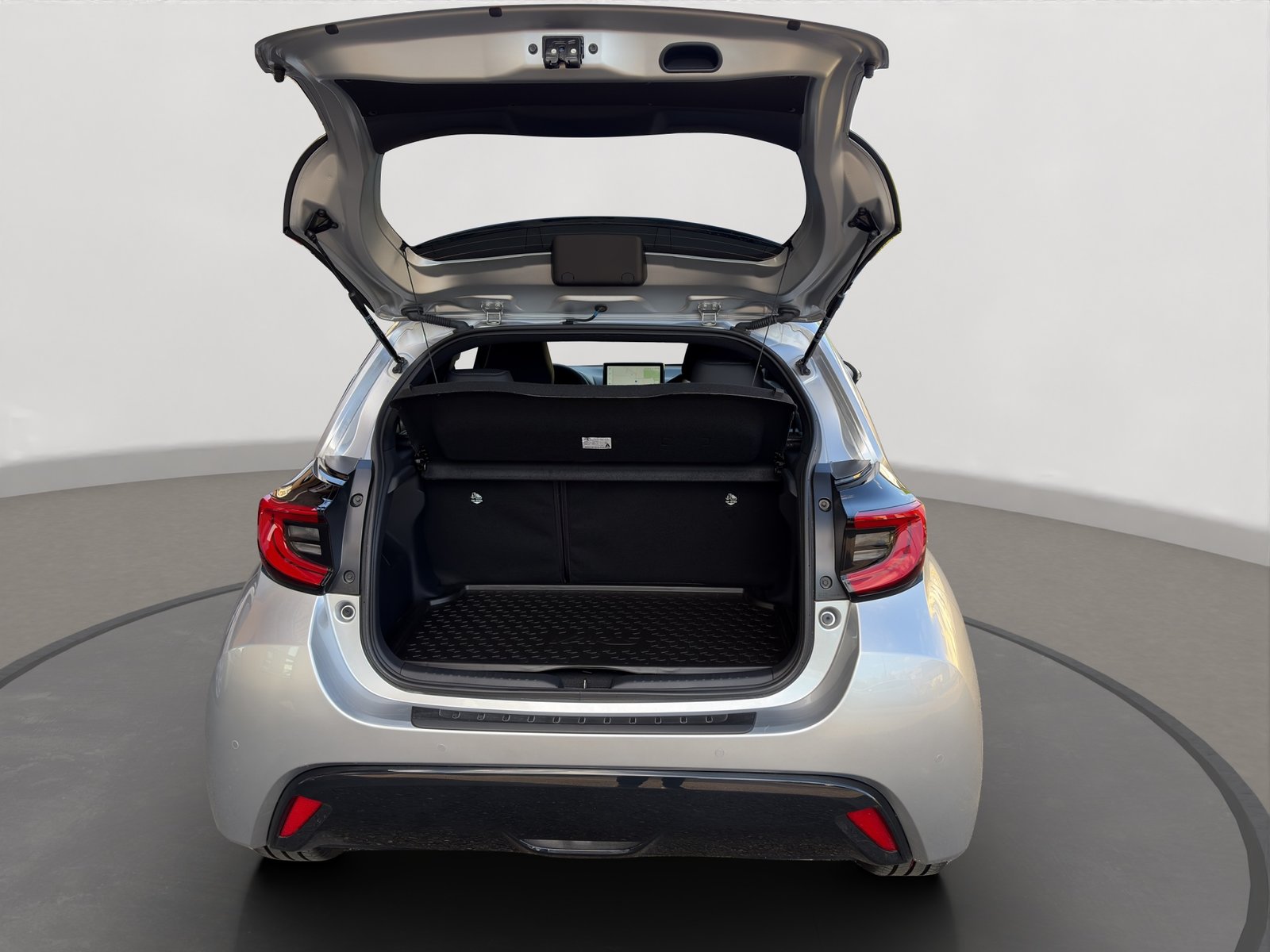 TOYOTA Yaris 1.5 Premiere Edition e-CVT, Full-Hybrid Petrol/Electric, Second hand / Used, Automatic - 6