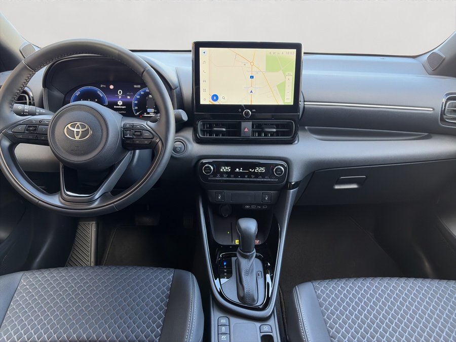 TOYOTA Yaris 1.5 Premiere Edition e-CVT, Full-Hybrid Petrol/Electric, Second hand / Used, Automatic - 7