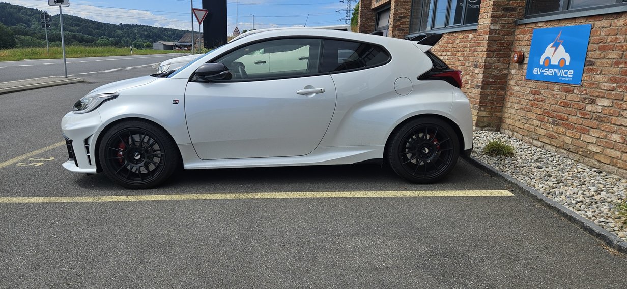 TOYOTA Yaris 1.6 GR Sport, Benzin, Occasion / Gebraucht, Handschaltung - 4