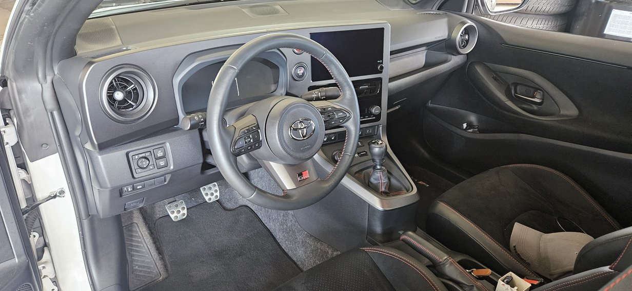 TOYOTA Yaris 1.6 GR Sport, Benzin, Occasion / Gebraucht, Handschaltung - 5