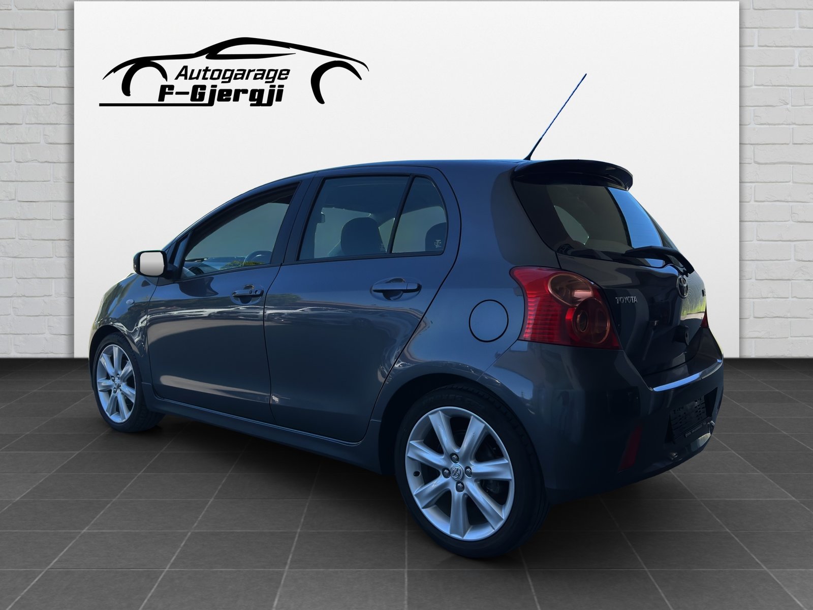 TOYOTA Yaris 1.8 TS, Essence, Occasion / Utilisé, Manuelle - 5