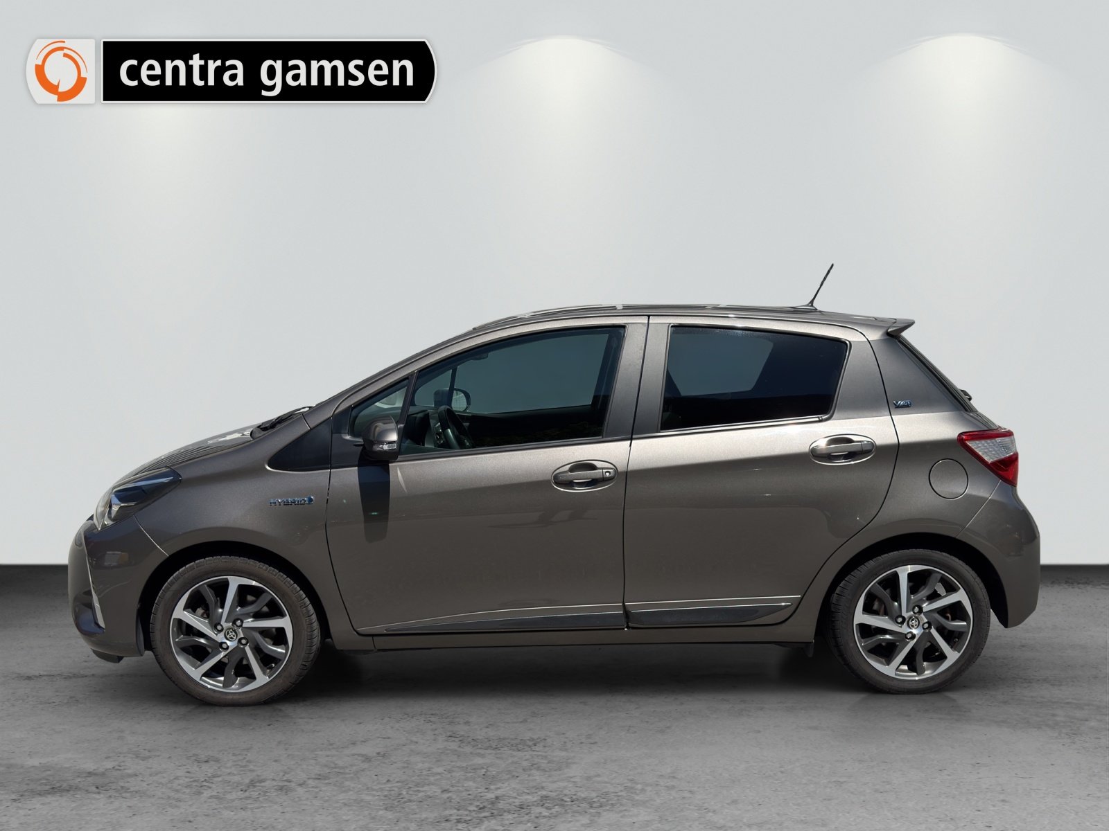 TOYOTA Yaris 1.5 VVT-i Hybrid Limited e-CVT, Voll-Hybrid Benzin/Elektro, Occasion / Gebraucht, Automatik - 3