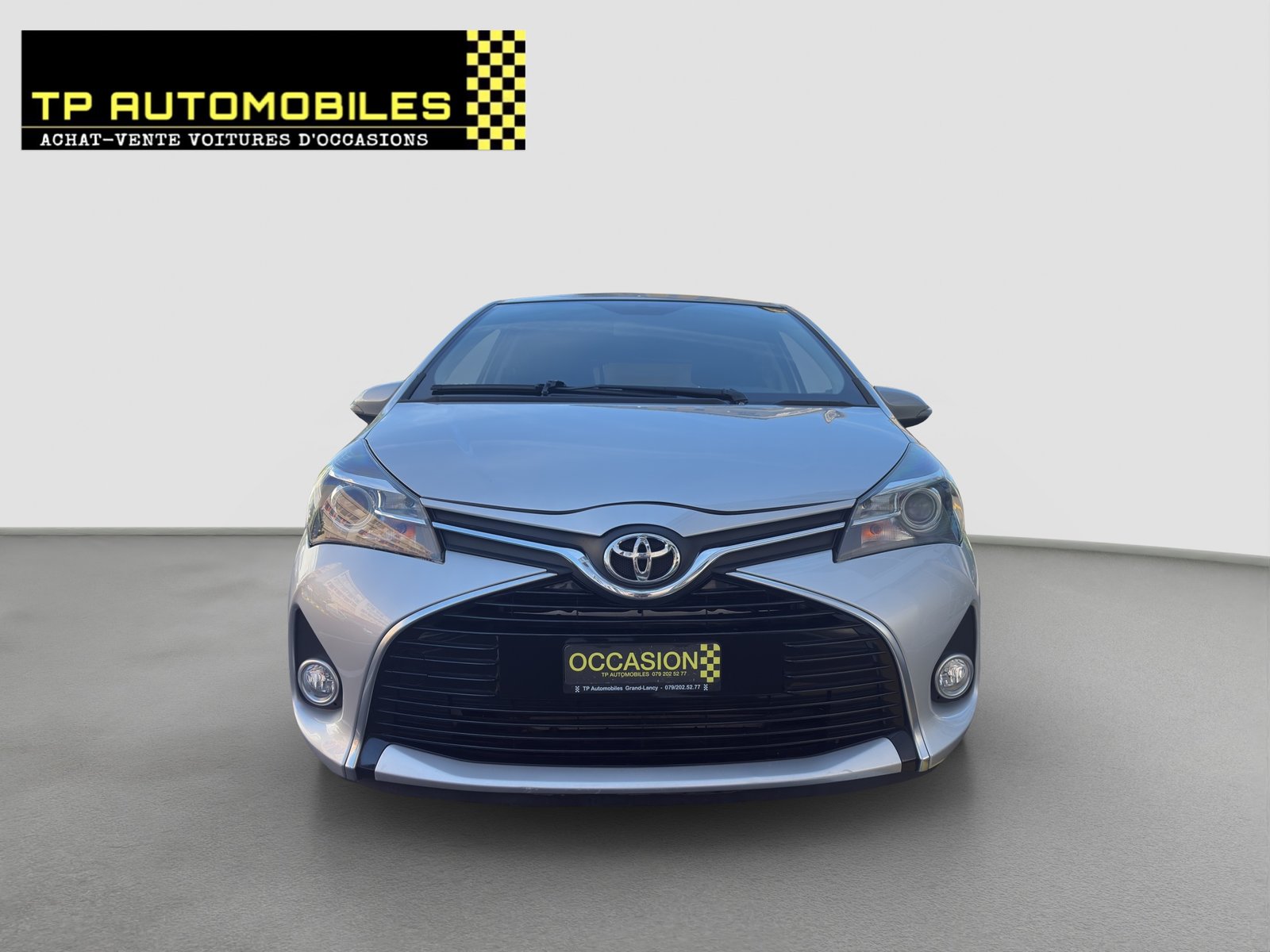 TOYOTA Yaris 1.5 VVT-i Hybrid Luna e-CVT, Hybride Intégral Essence/Électricité, Occasion / Utilisé, Automatique - 2
