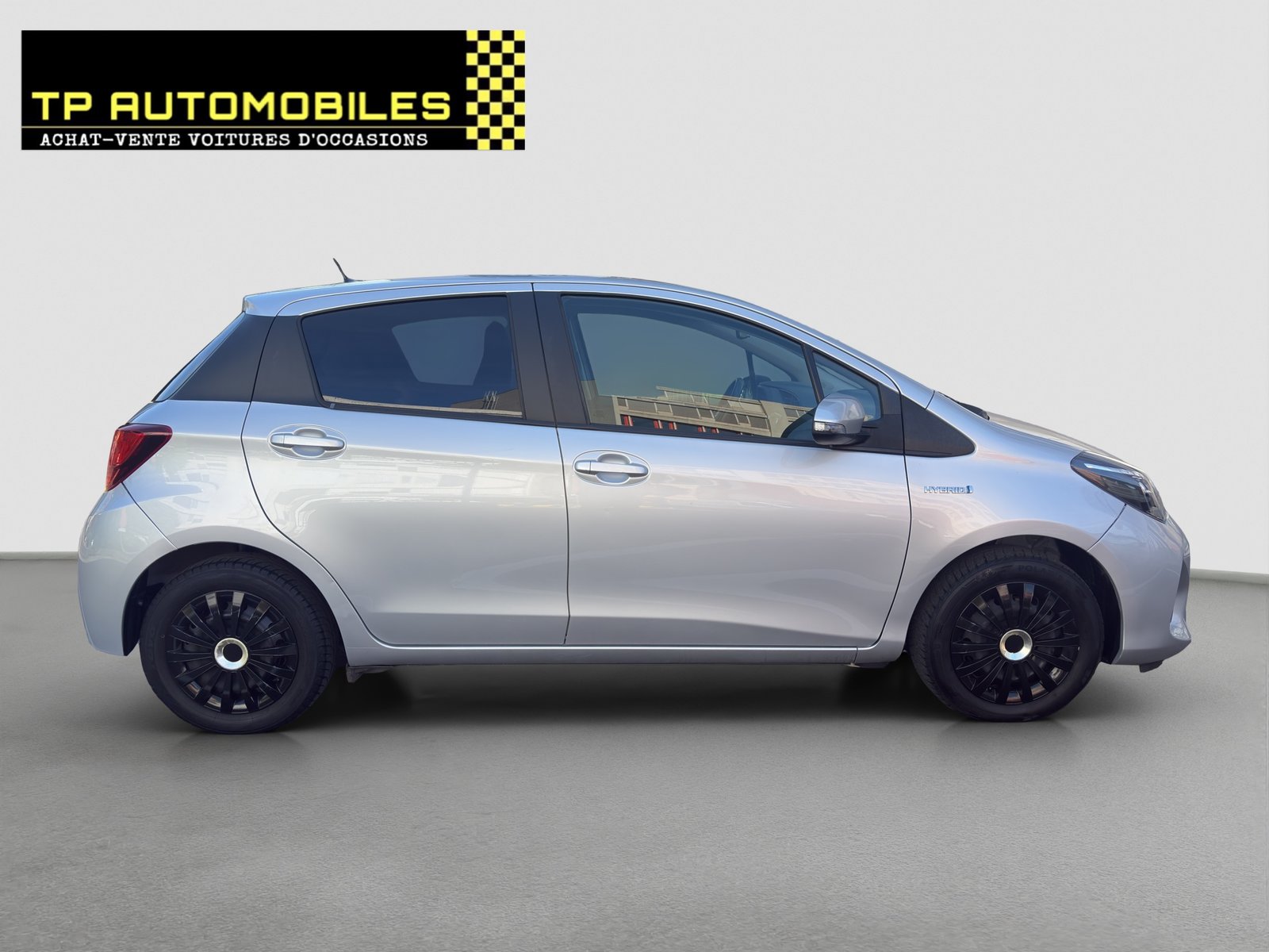 TOYOTA Yaris 1.5 VVT-i Hybrid Luna e-CVT, Hybride Intégral Essence/Électricité, Occasion / Utilisé, Automatique - 4