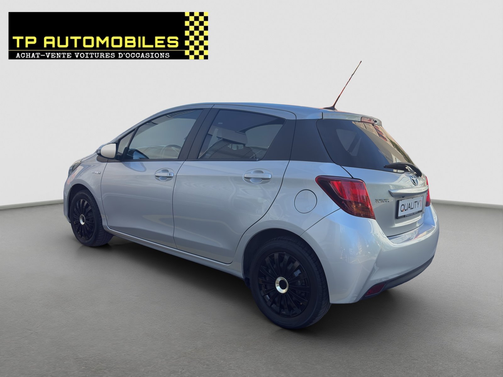 TOYOTA Yaris 1.5 VVT-i Hybrid Luna e-CVT, Hybride Intégral Essence/Électricité, Occasion / Utilisé, Automatique - 7