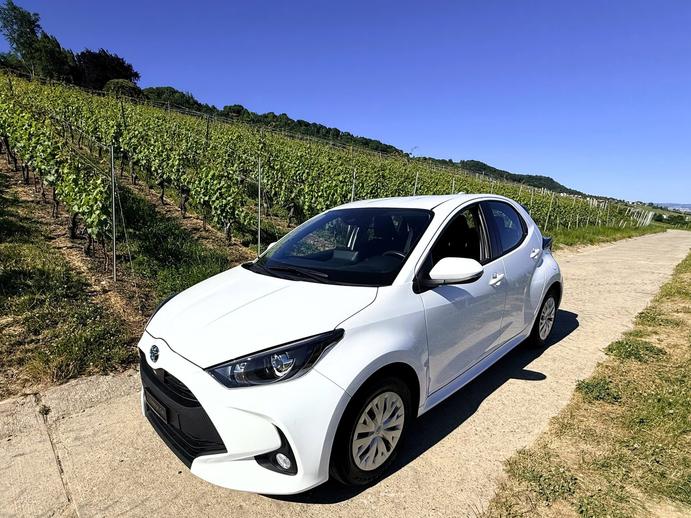 TOYOTA Yaris 1.5 Comfort e-CVT, Voll-Hybrid Benzin/Elektro, Occasion / Gebraucht, Automatik