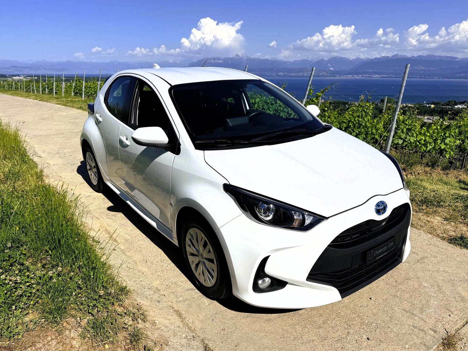 TOYOTA Yaris 1.5 Comfort e-CVT, Hybride Intégral Essence/Électricité, Occasion / Utilisé, Automatique - 5