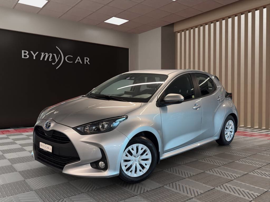 TOYOTA Yaris 1.5 Comfort e-CVT, Petrol, Second hand / Used, Automatic - 2