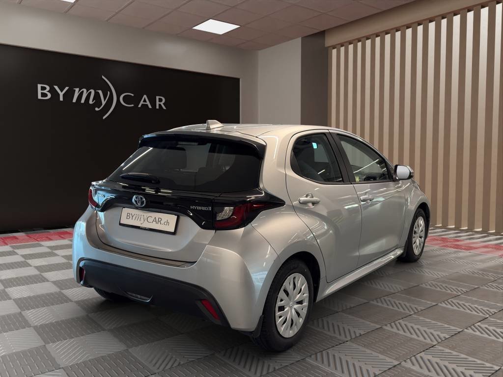 TOYOTA Yaris 1.5 Comfort e-CVT, Petrol, Second hand / Used, Automatic - 3