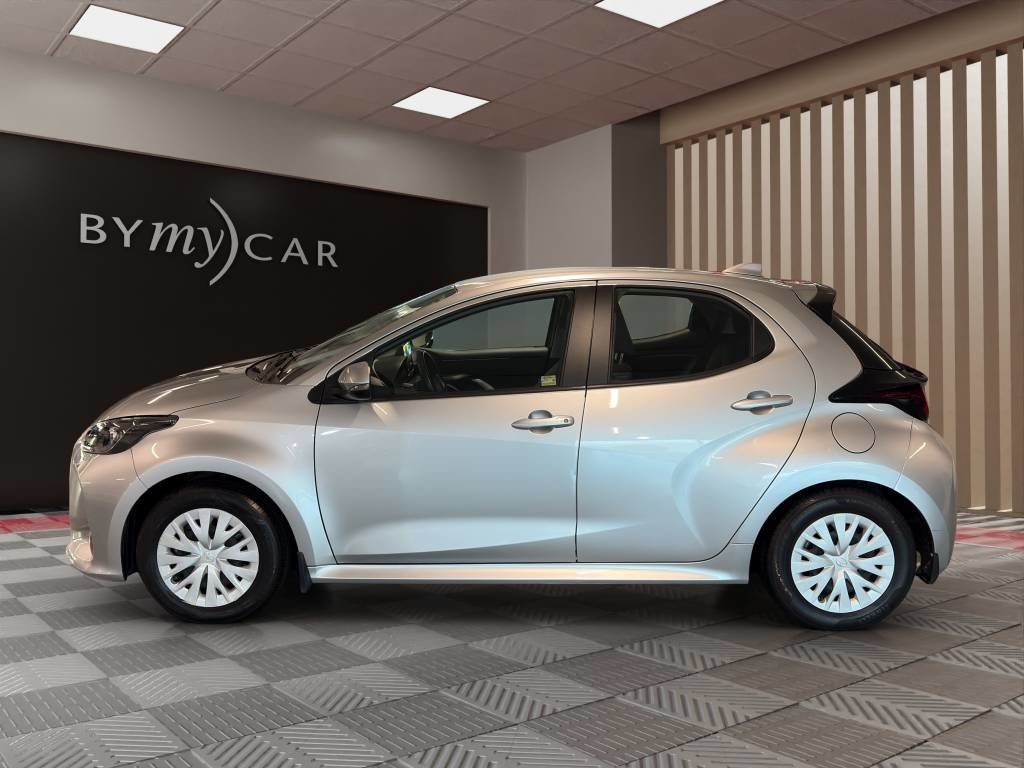 TOYOTA Yaris 1.5 Comfort e-CVT, Petrol, Second hand / Used, Automatic - 4