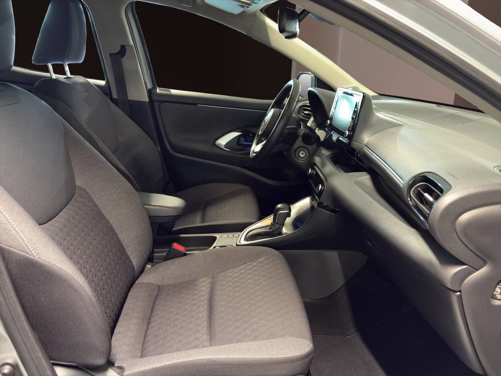 TOYOTA Yaris 1.5 Comfort e-CVT, Petrol, Second hand / Used, Automatic - 7